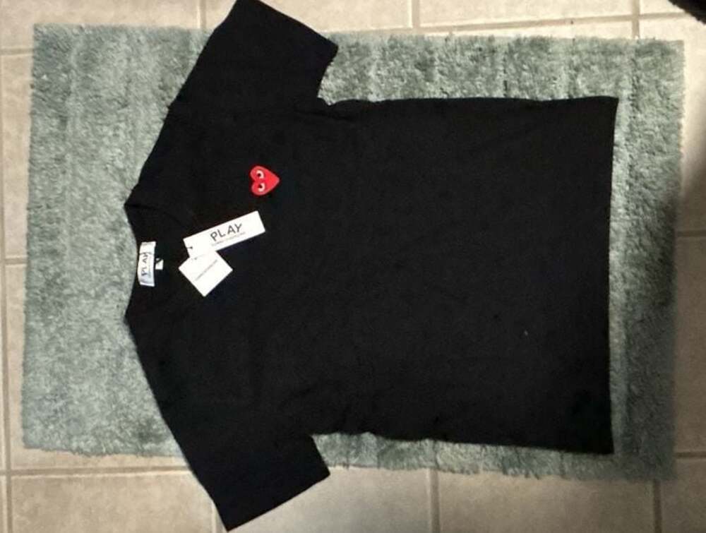 Comme des Garçons PLAY Red Heart Logo T-Shirt Black Size M